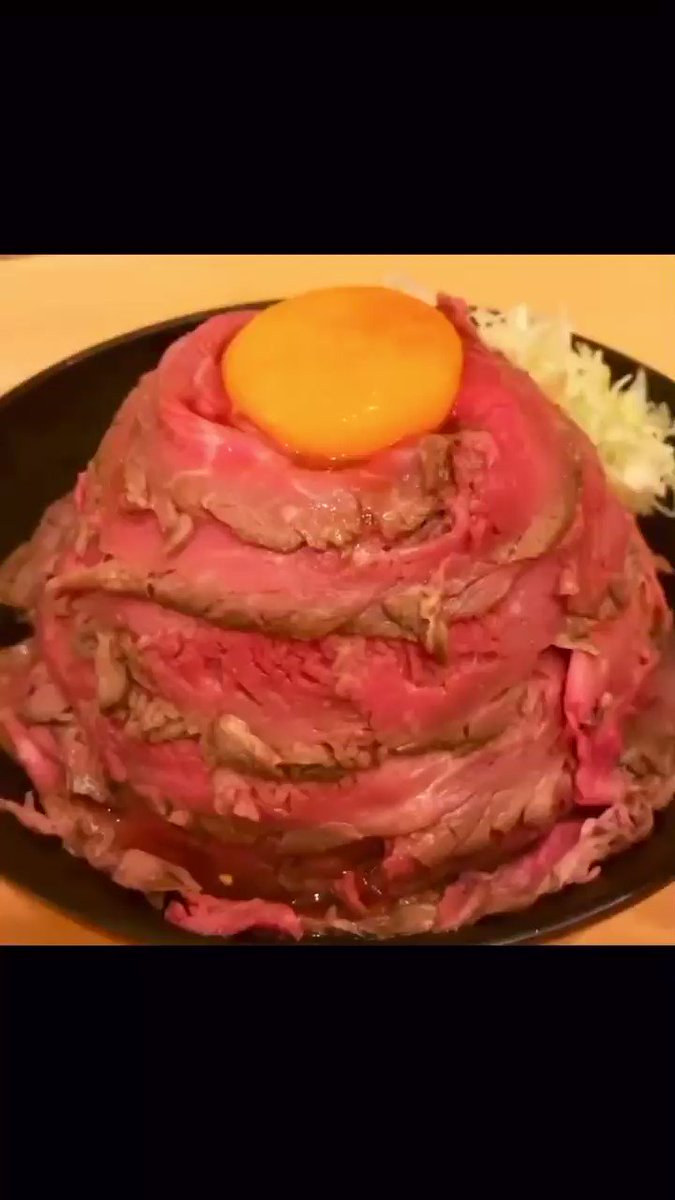 東京都蒲田駅や吉祥寺駅近くにある The 肉丼の店 の レアローストビーフ丼 は ご飯 を覆い尽くすほどのローストビーフ タレ 卵黄の組み合わせが絶妙にマッチしています 大田区 大田区民ニュース