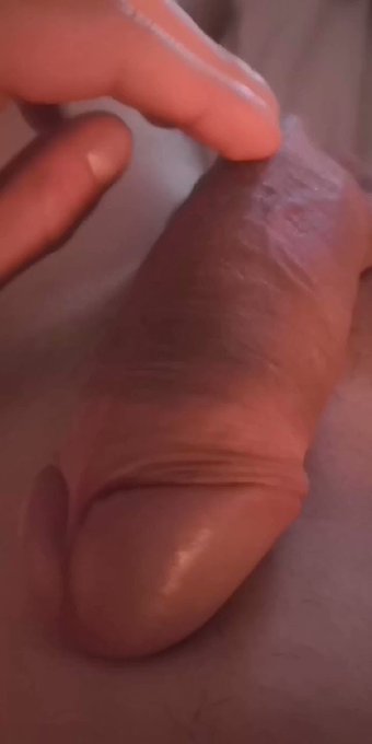 ??
#horny #hornycock #erection #twink #bisexual #bicurious #gay #follow #retweet #masturbate #nsfw #uncut