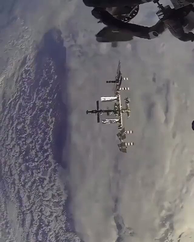 Soyuz spacecraft docking with the #InternationalSpaceStation. #SpaceX #USA #Israel #Mars #astronomy #science https://t.co/laHAb8gTbz