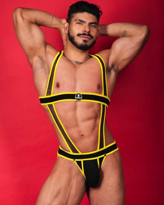 El portafolio BOYSMX de enero está lleno de moda underwear. @ottitoyanez es un Tóxico de los más  que