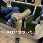 マナー違反しているのに？電車内でイキってしまう大学生!