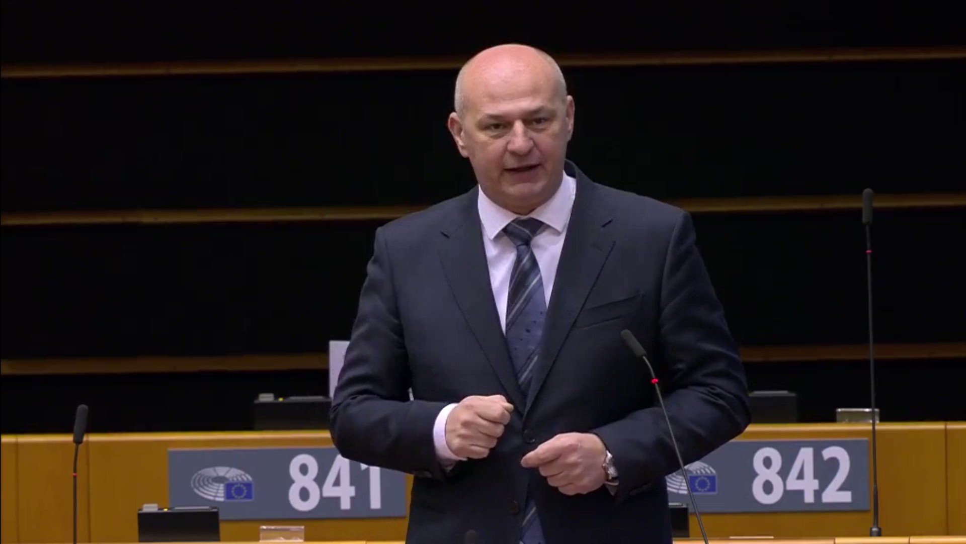 Mislav Kolakusic MEP 🇭🇷🇪🇺 on Twitter: "It is scandalous that thousands  of professors, doctors and experts were effectively silenced during the  pandemic, and at the same time we hear and read nonsense