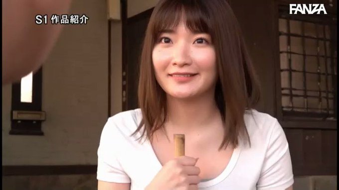 暇＝えっちするって方程式

夏休みの間、田舎の叔父の家に行った際に隣人の若奥様と濃密な関係になる物語です。

ある日を境にボリューミーな乳を追い求める日が続き、旦那がいない隙を見計らい、汗の量だけ精〇を発射させます。
とにかくえっちな体と汗がたまりません。 https://t.co/ikrVbcWYqg