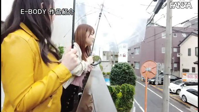 MカップとJカップの2人が、逆ナンパして素人男性の勃起おち○ぽを柔らかおっぱいでパイズリしてイかせてしまう映像です

気持ちいんだよな。
https://t.co/VoQOZgPA34