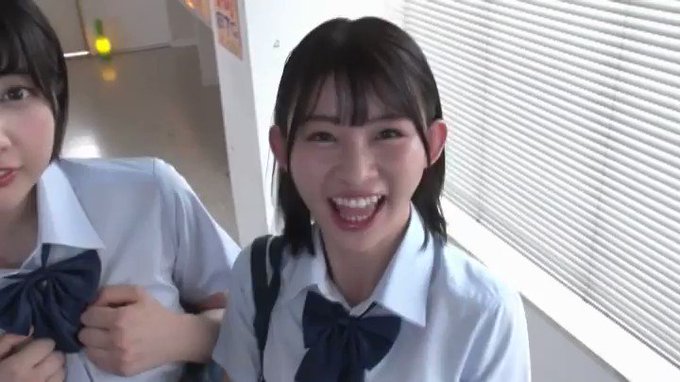 おいおい...こんな美女三人に迫られたら... https://t.co/L48EdPpTQ1