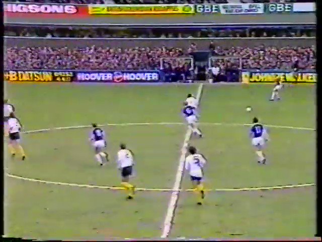 RT @thereal1bert: 30 January 1982, Graeme Sharp scores one of the best goals in his career, against Spurs. https://t.co/5Umziijyfk