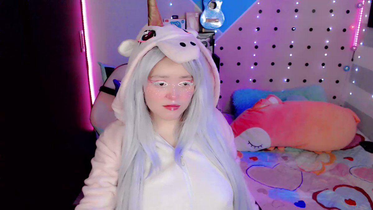 waifumochi_chan COSPLAY cosplay Model - waifumochi_chan COSPLAY cosplay