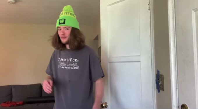 POV Skater Boy catches you masturbating roleplay! See what happens in the link down below ???????

@phmodelsgay