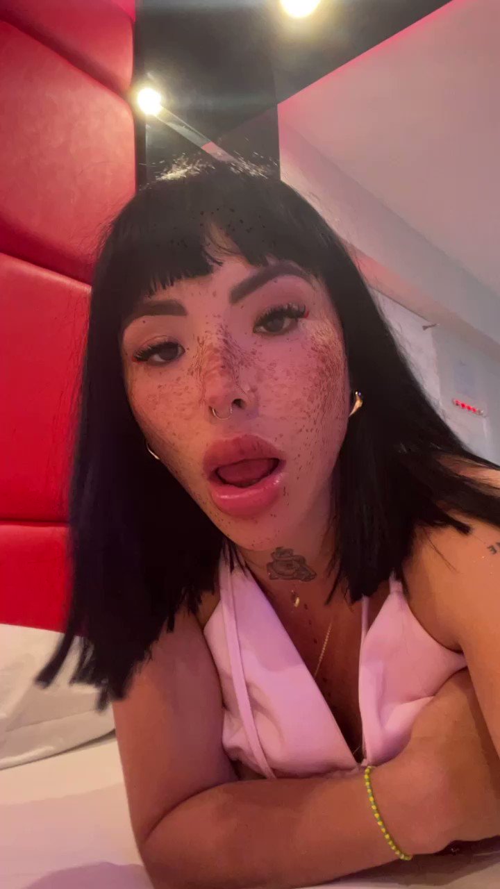 ᑎᗩTᕼ on X: Mi novio me violara en 321 t.coWGL76aWsaj  X