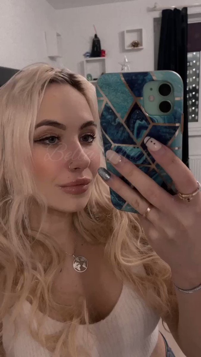 Model - Hella Bella deepthroat