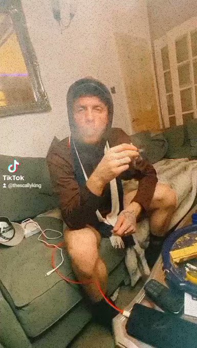 YOU WANNA SMOKE AND FUCK... BITCH THATS ALL WE DO...? #chav #wakenbake #420slut #scally #morning https://t