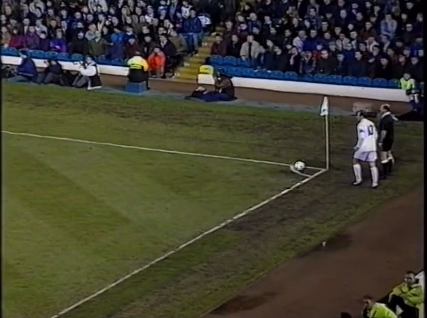 Happy Birthday to former Leeds United striker Brian Deane.      