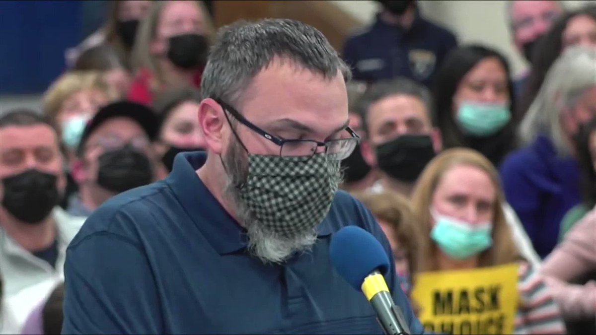 Illinois Father Weeps with Rage at School Board Meeting Over Mask Mandates that Ruined His Daughter’s Development 2jdMko78bxK9LvWx