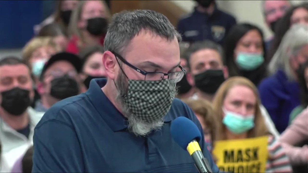 Illinois Father Weeps with Rage at School Board Meeting Over Mask Mandates that Ruined His Daughter’s Development 2jdMko78bxK9LvWx