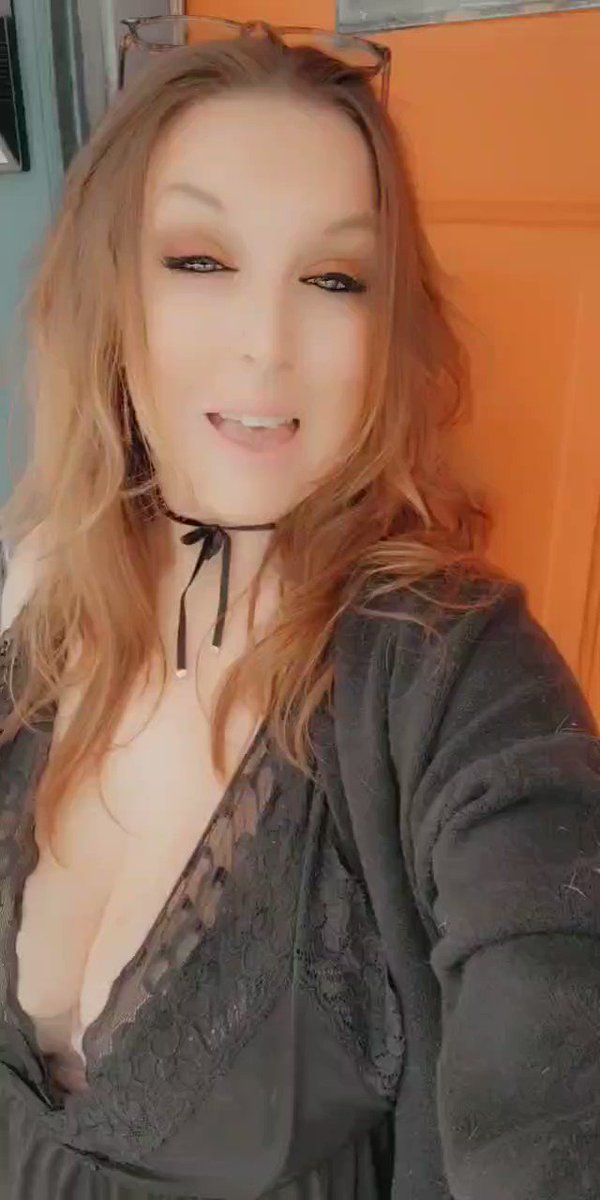 Model - Lily McDermot sexy