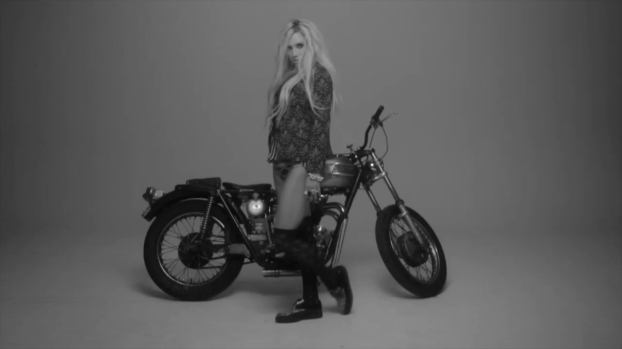 HAPPY BIRTHDAY TO ONE MY MY FAVOURITE PEOPLE ON EARTH KESHA YOU ARE SO LOVED 