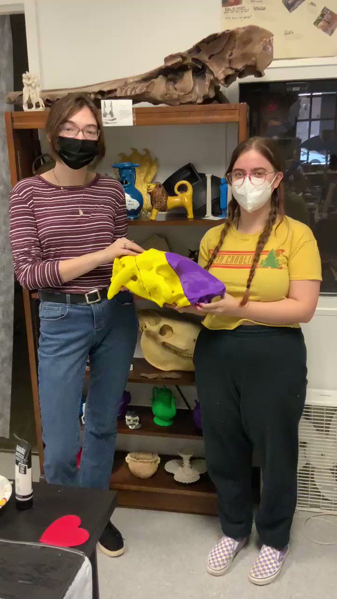 On International Day of Women in Stem, here are future scholars Maddie and Katherine with our saber-toothed cat skull #FossilFriday https://t.co/79B3PWBOIn