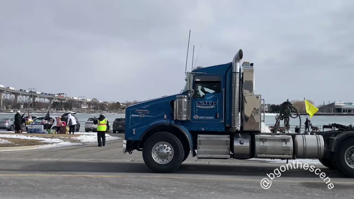 ALERT DEVELOPING: Freedom Trucker Convoy Gathers on US Side of Border Under Blue Water Bridge in Port Huron, Michigan OXmeUyqOX61YqmLk