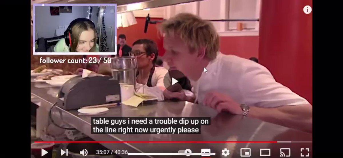why did i get jumpscared by gordon ramsay LMAOOO https://t.co/CMs1sA3ups