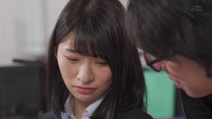 同じ職場の大嫌いな絶倫元彼に、媚薬を飲まされ相部屋でNTRされてしまう超美人OLさんと、彼女が寝取られてるとも知らず、家でのんびりする彼氏です。  
https://t.co/1UGXU8sxPF
