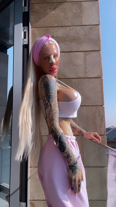I just had my cast taken off today, come see my new doll nose on my VIP right now & all my porn for free