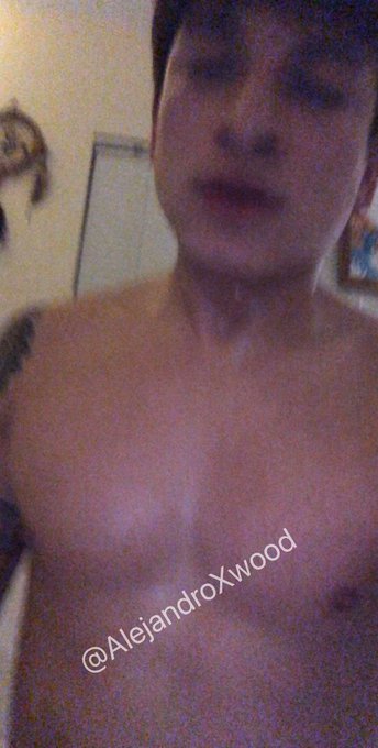 This hotties moans turn me on so much ?. Watch me pound this twink’s ass ??. Like and rt if you want