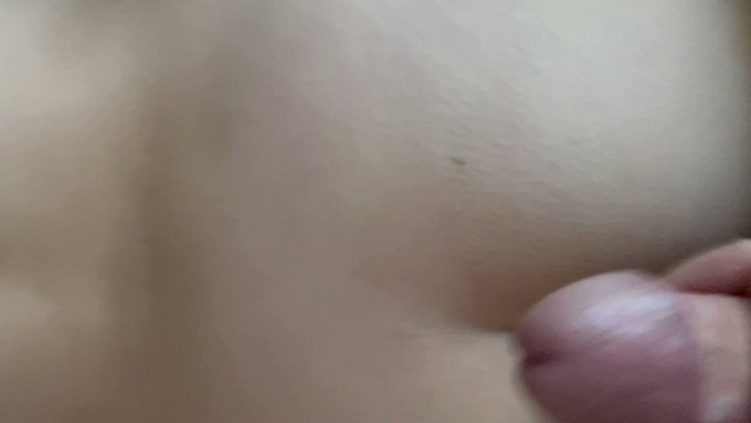One of my favorite things is feeling a hot load blow on me. 😈🍆💦 https://t.co/gnieblFMxp