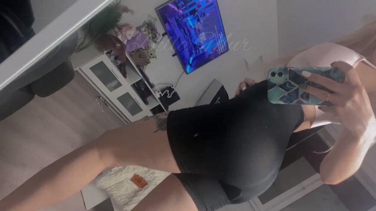 Model - Hella Bella goodenglish