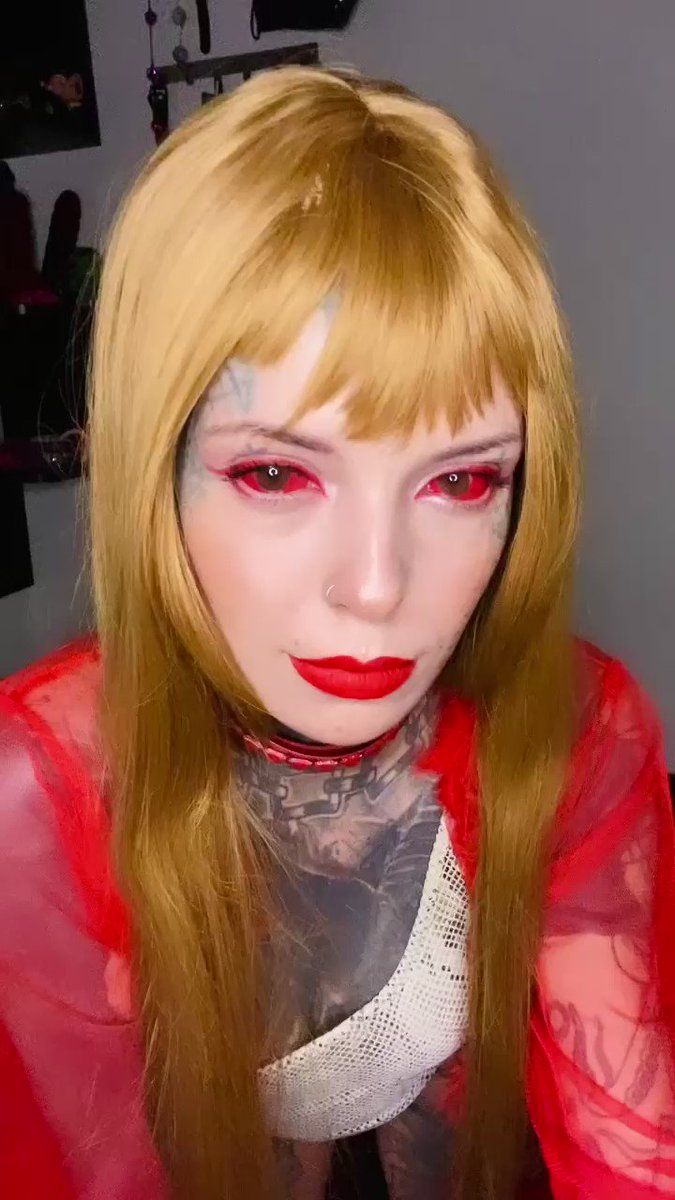 Model - Mari Zombie bdsm