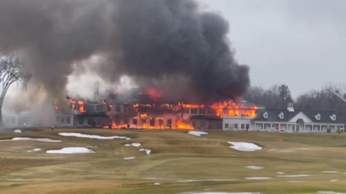 RT @GolfDigest: The historic clubhouse at Oakland Hills Country Club has been hit with a devastating fire.
https://t.co/A5ZgzXiW9H