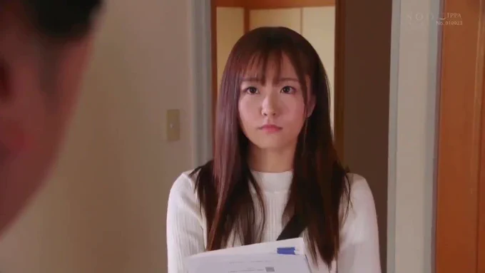 青空ひかり 彼女の妹が突然家に転がり込んできて、そのままの勢いでキス。 彼女とセックスレスだった僕は勃起がおさまらず、なされるがまま中出ししてしまう