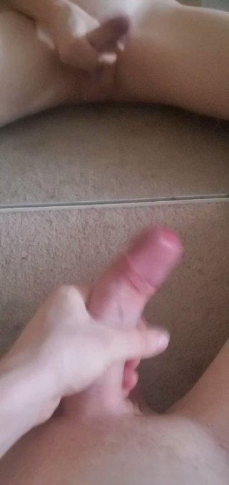 Just giving myself a nice jerk to start the day off right! ??

#twink #gayboy #bi #gay #nsfw #onlyfans
