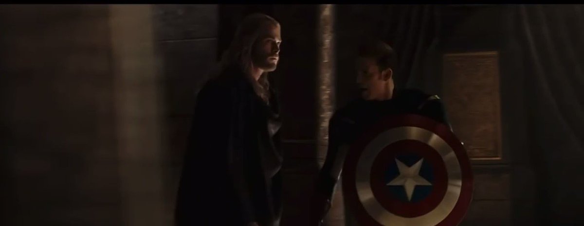 RT @cevanstanarch: Chris Evans as Steve/Loki in Thor: The Dark World. https://t.co/25OpduAwvQ