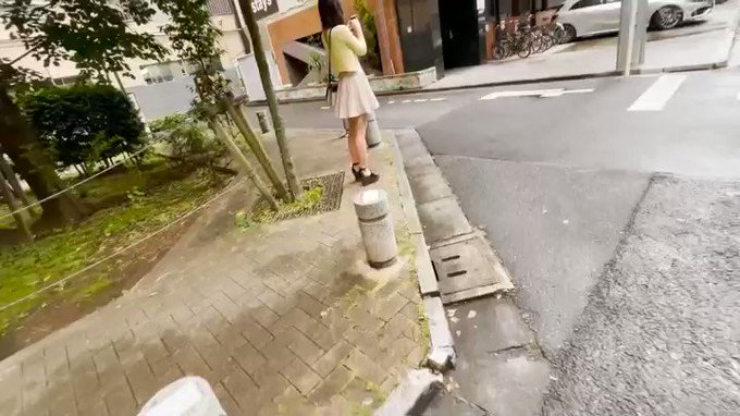玩具責めで潮吹きさせた後は後輩を呼び、俺の命令で悪ノリS

https://t.co/2eImP8tcxr