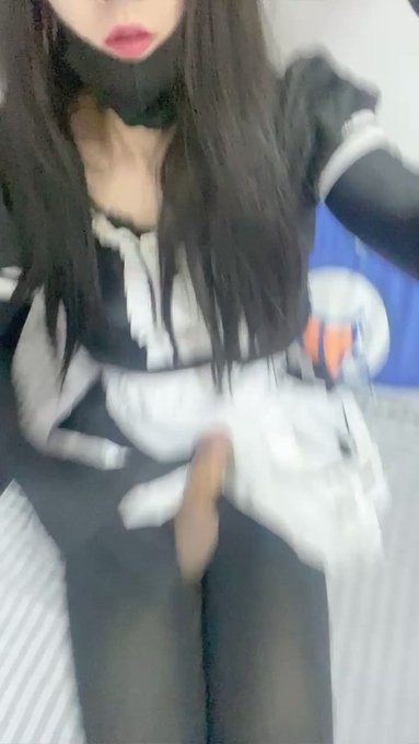 戴手套的Annie’s pics and videos