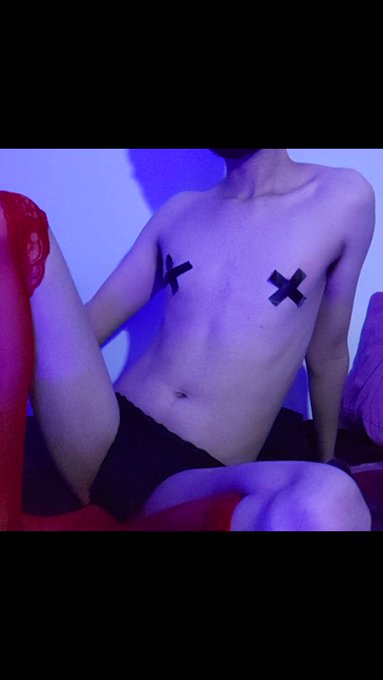 Rub.
-
#nonbinaryporn #queerporn #bi #gay https://t.co/EsP3AAyCUJ