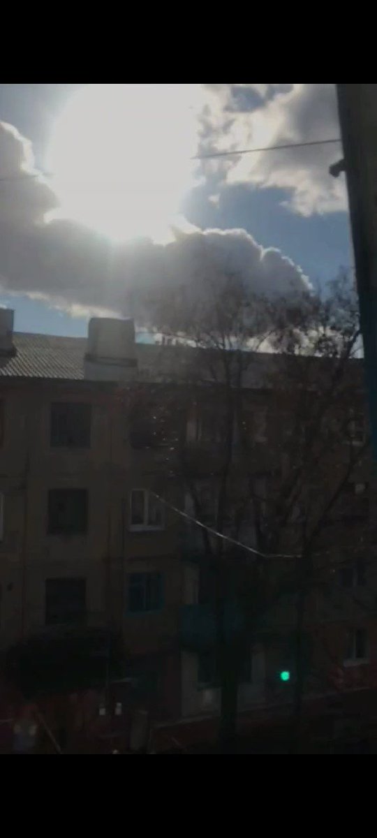 RT @MarQs__: Heavy outgoing artillery fire near Stakhanov 
https://t.co/VysjfEOAJn