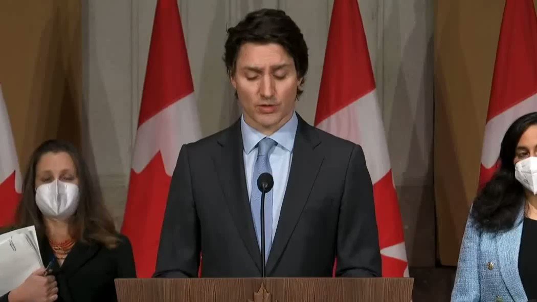 Justin Trudeau Says Canada Will Stand Against Authoritarianism, Announces Russia Sanctions — After Trampling Protesters with Police on Horseback and Freezing Their Bank Accounts Qag9BYiR4r0nAr2l