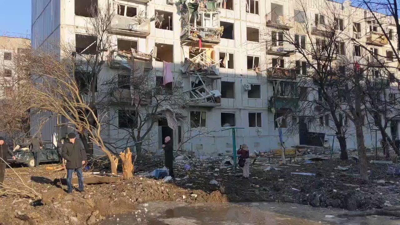 bno news on twitter: &quot;breaking: apartment complex near ukraine's kharkiv hit by airstrike, causing an unknown number of casualties - reporter https://t.co/pdqxuprwwv&quot; / twitter