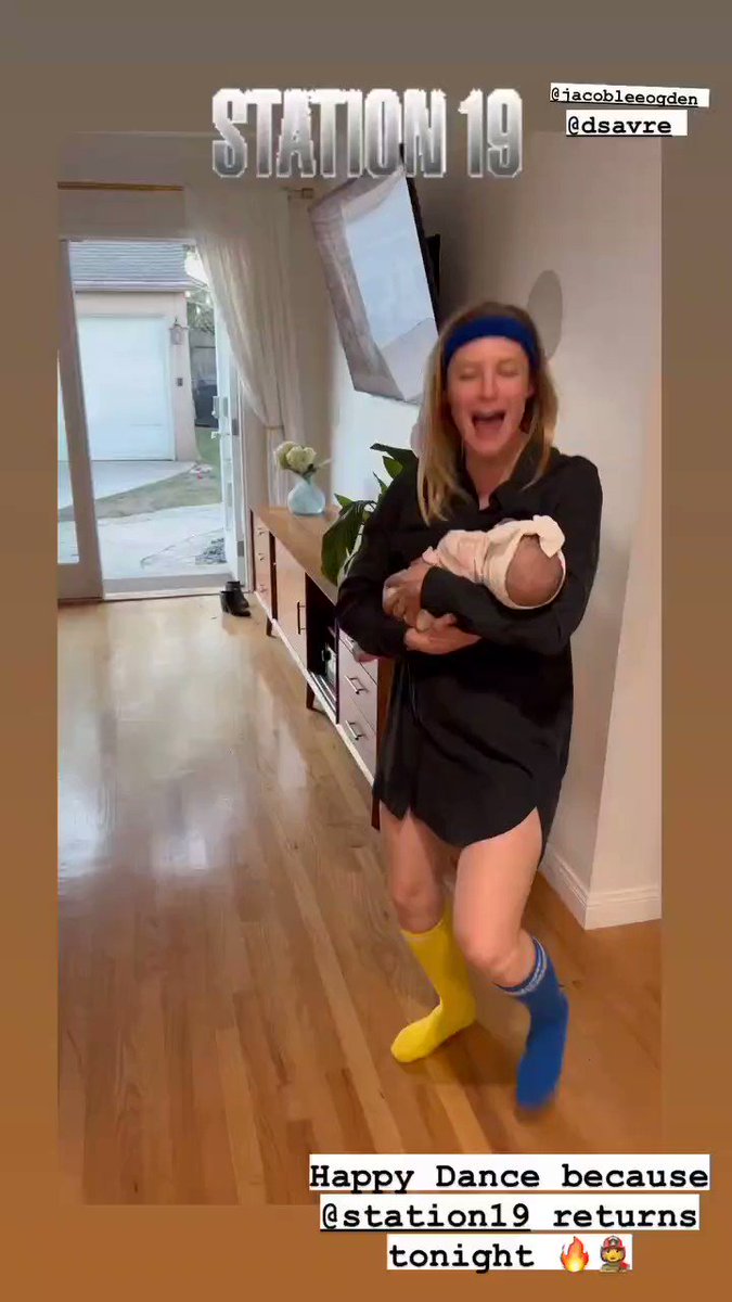 Okay but this is one of the cutest videos I've ever seen!!! My heart melts watching @D_SAVRE dance with Aspen!!! I love this sm! https://t.co/74M4VmdlKs