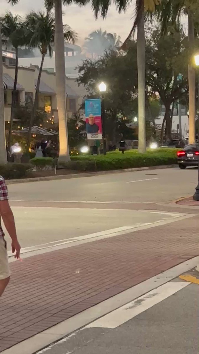 Crowd Saves Child Man Trapped Under Car In Miami Beach Crash Miami Herald
