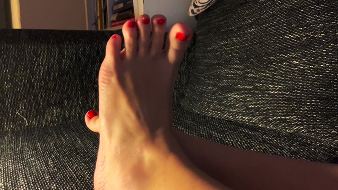 #feet https://t.co/BRAFI10HMF<a href="/tag/feet"class="tags">#feet</a>