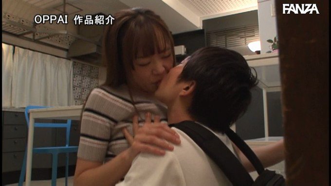 彼女とイチャイチャしてたら、彼女のお姉さんに見られてしまい、そこからお姉さんに誘惑されてえっちしてしまう彼氏です

続きはコメント欄から🐓
https://t.co/sFMcsoy5tU