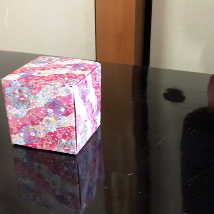 ご近所の御婦人にいただいた折り紙の箱の中身は？開けたらなんとおひなさまでした！