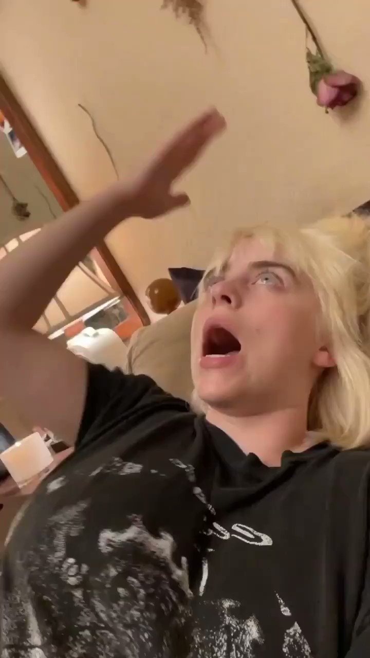 Billie elish bouncing