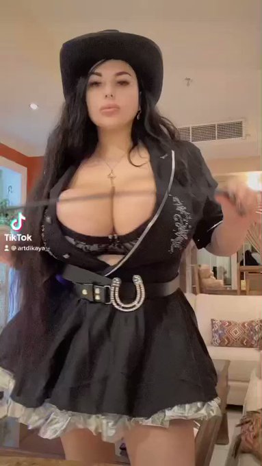 Wanna take a ride with me? https://t.co/UJK5hGoxWT