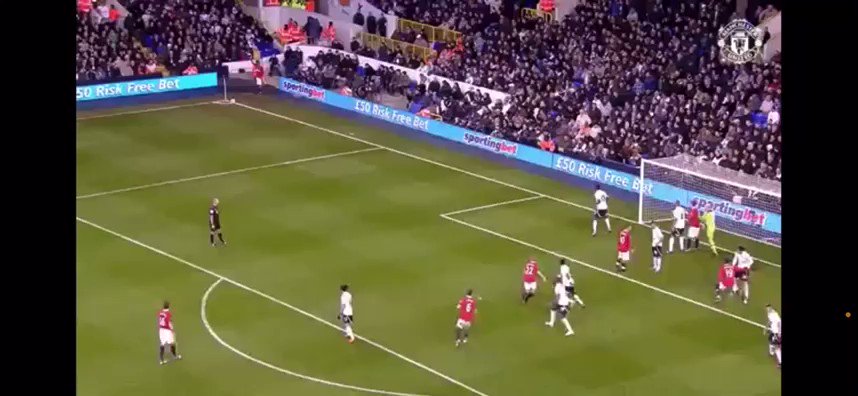 OTD 12 - Rooney and Young (2) score the goals as United win at Spurs. United trail City by two points at the top of the table. https://t.co/6hUrZFz2JD