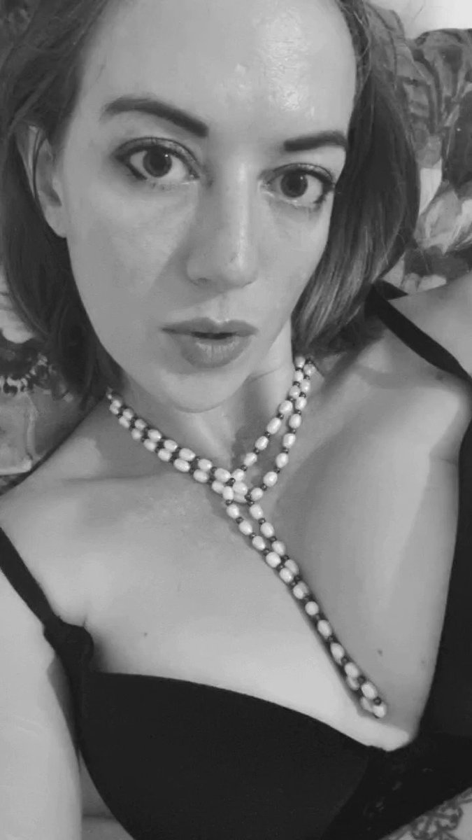 Model - Topsy Wilde deepthroat