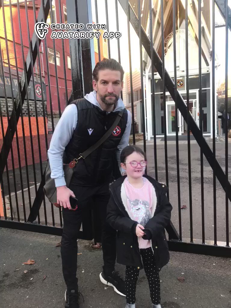  happy birthday love Katie goff my daughter Charlie she wants you top if u have spare one    