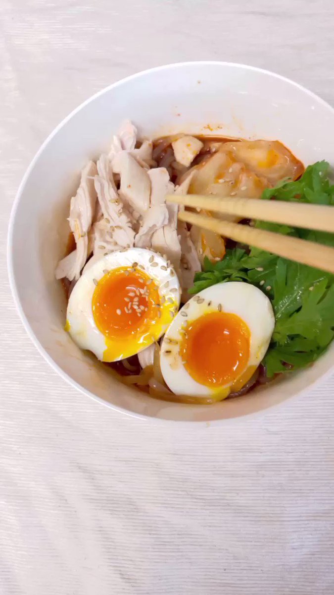 ダイエット中の方にオススメ！しらたきビビン麺美味しいから食べてみて！